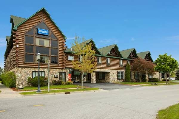 Days Inn & Suites By Wyndham Mackinaw City-Bridgeview Area