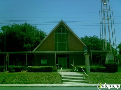 Holy Cross Lutheran Church