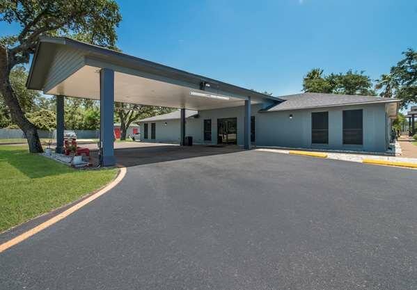 Econo Lodge Inn & Suites Fulton-Rockport