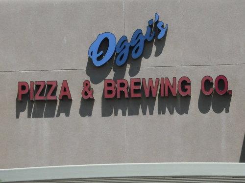 Oggi's  Sports / Brewhouse / Pizza