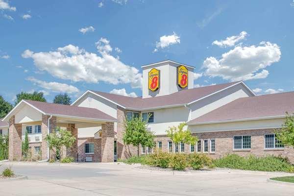 Super 8 By Wyndham Cedar Falls IA-University