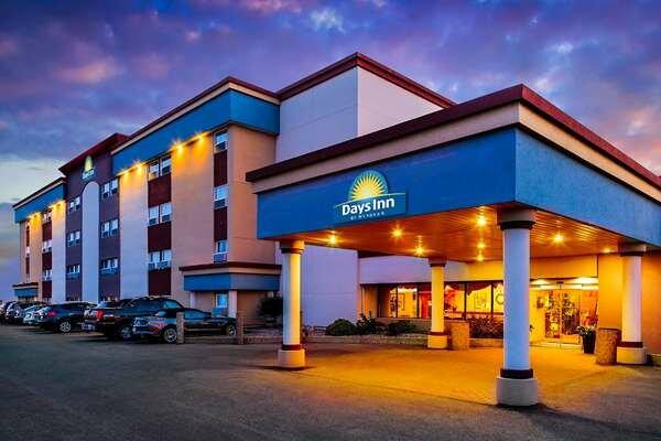 Days Inn & Conference Centre By Wyndham Camrose Norsemen