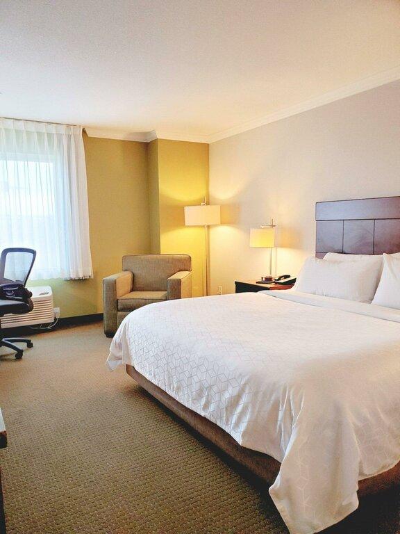 Holiday Inn Express & Suites Portland-NW Downtown, an IHG Hotel