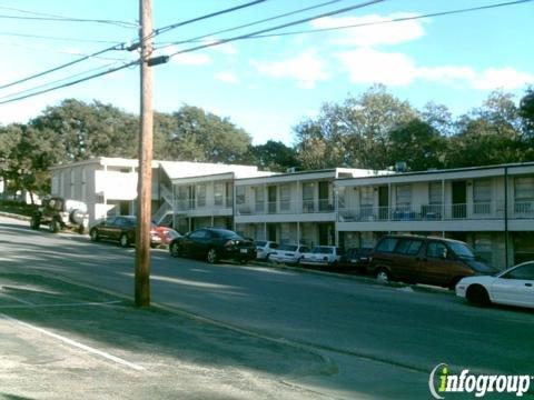 Lindsay Oaks Apartments