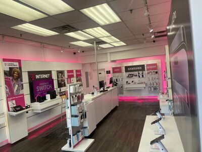 Metro by T-Mobile Authorized Retailer