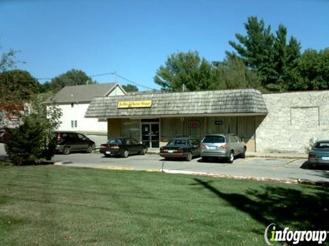 Ye Olde Guitar Shoppe