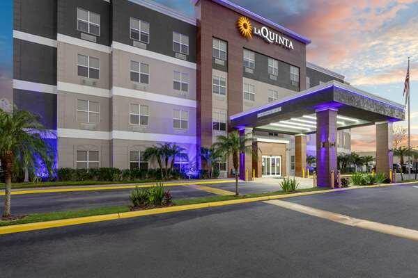 La Quinta Inn & Suites By Wyndham Tampa Central