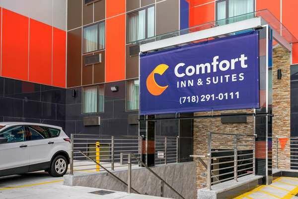 Comfort Inn & Suites Near JFK Air Train