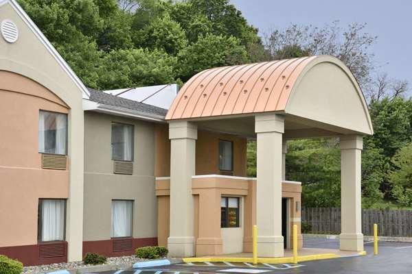 Howard Johnson By Wyndham Allentown Dorney Hotel & Suites