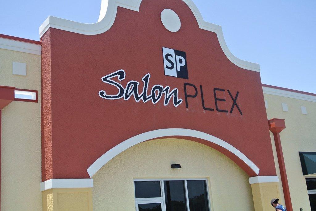 Salonplex