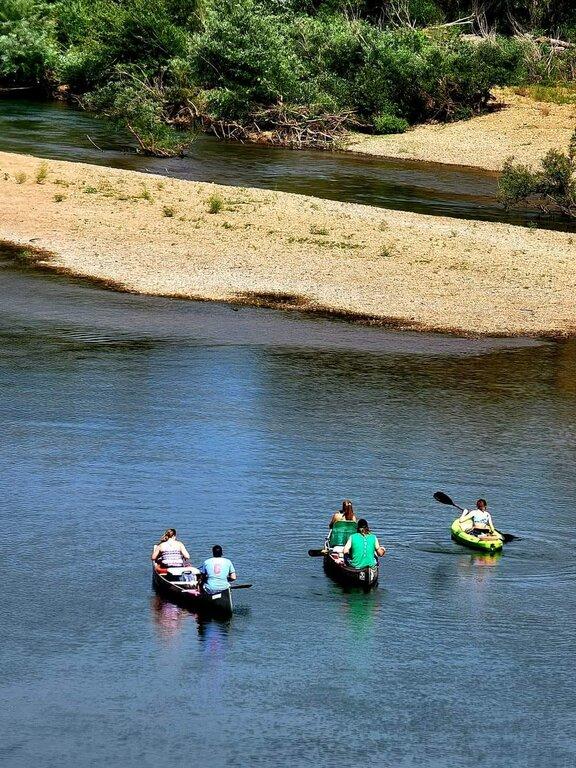 Arapaho Family Campground Canoe and Raft Rental - RV Park