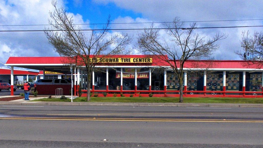 Les Schwab Tire Center