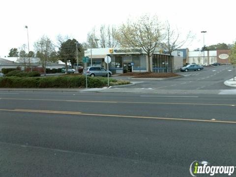 Powell's Books at Cedar Hills