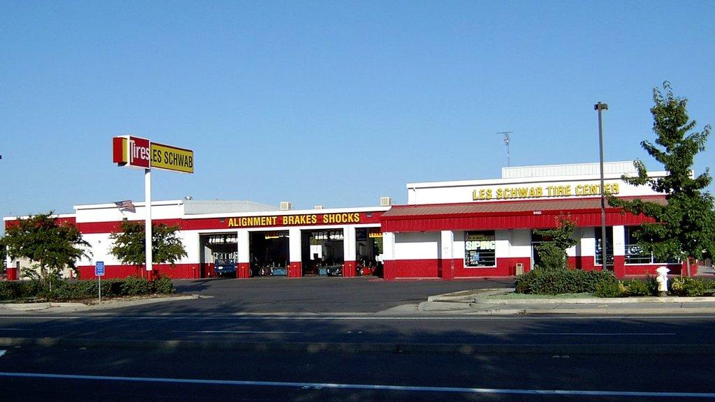 Les Schwab Tire Center