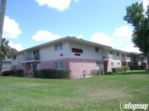 Town & Lake Garden Apartments