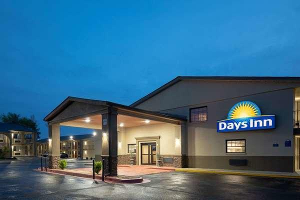 Days Inn & Suites By Wyndham Athens Alabama