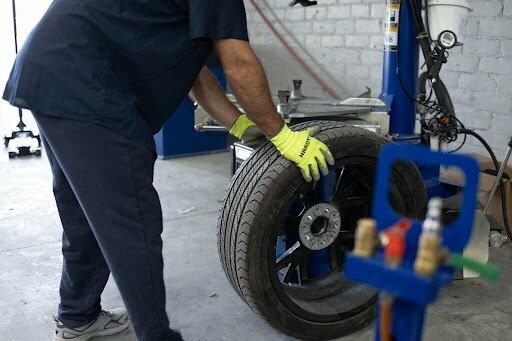 La Customs Tire Shop