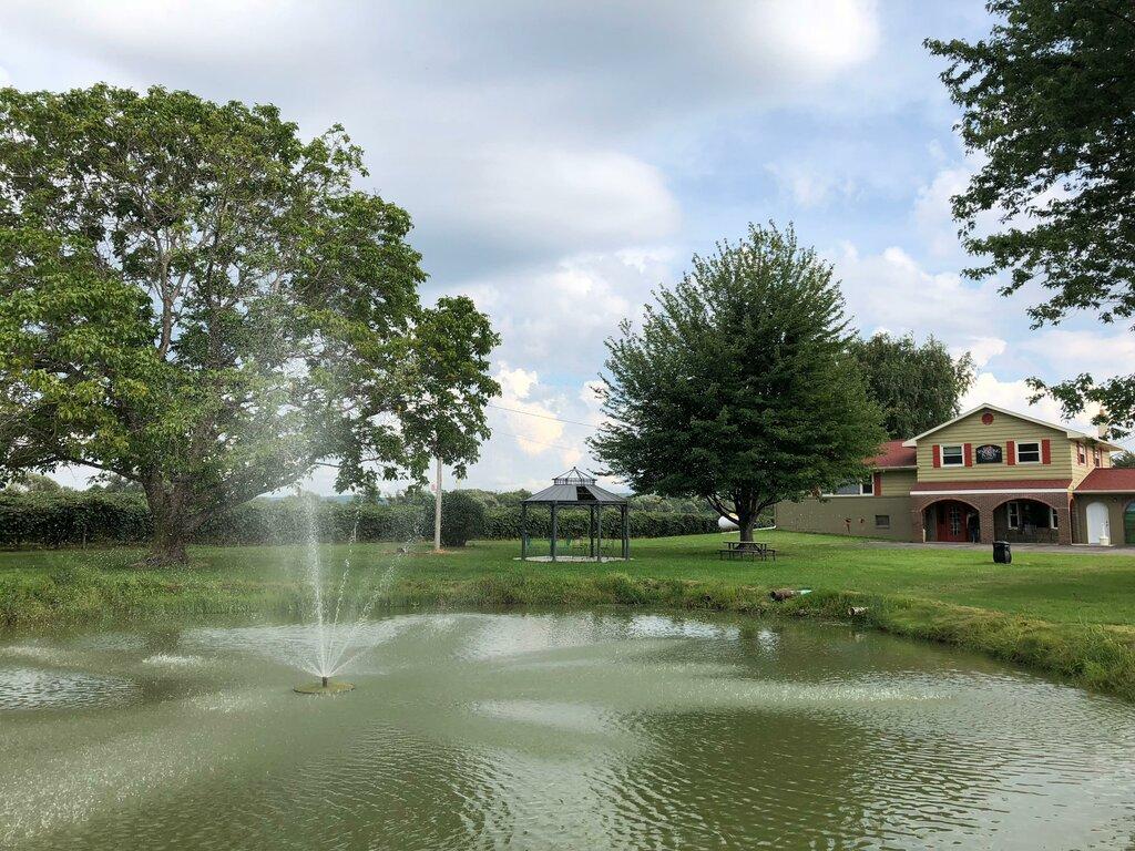 Sparkling Pond Winery