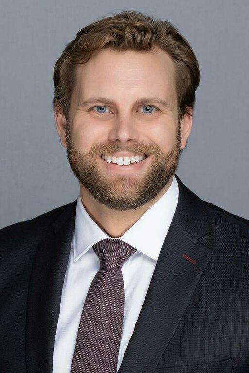 Edward Jones - Financial Advisor: Sam Woods