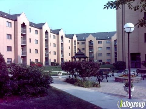 Courtyard of Hardwood Heights