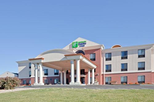 Holiday Inn Express & Suites Concordia US 81, an IHG Hotel