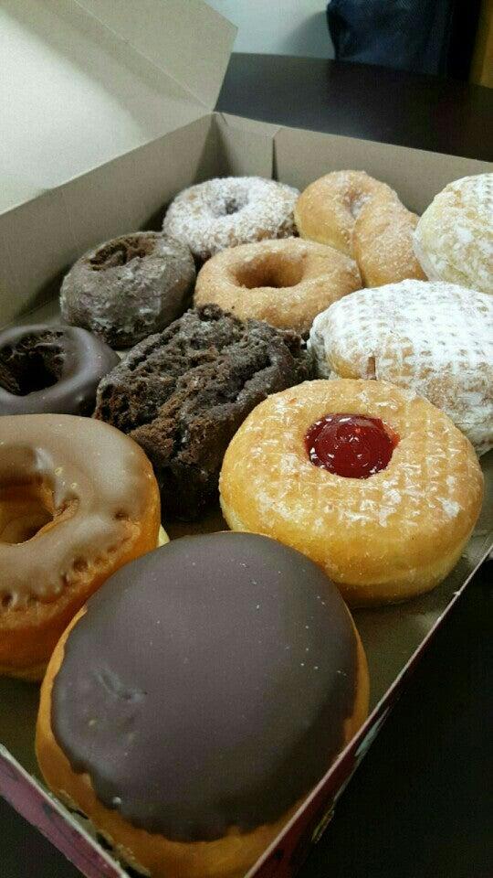 Robin's Donuts