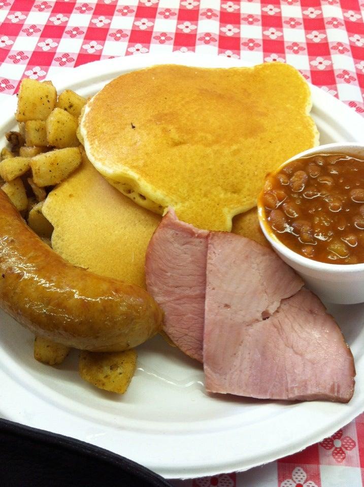 McLachlan Family Maple Syrup Camp and Pancake House