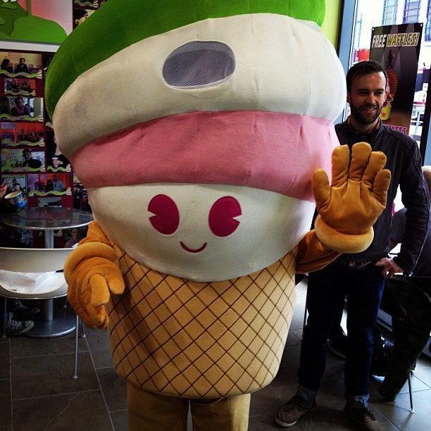 Menchie's St. Clair West