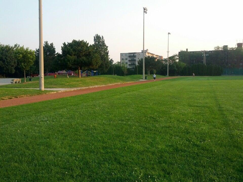 Hamilton Ryerson Recreation Centre