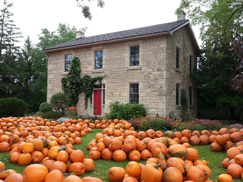 Strom's Farm & Bakery