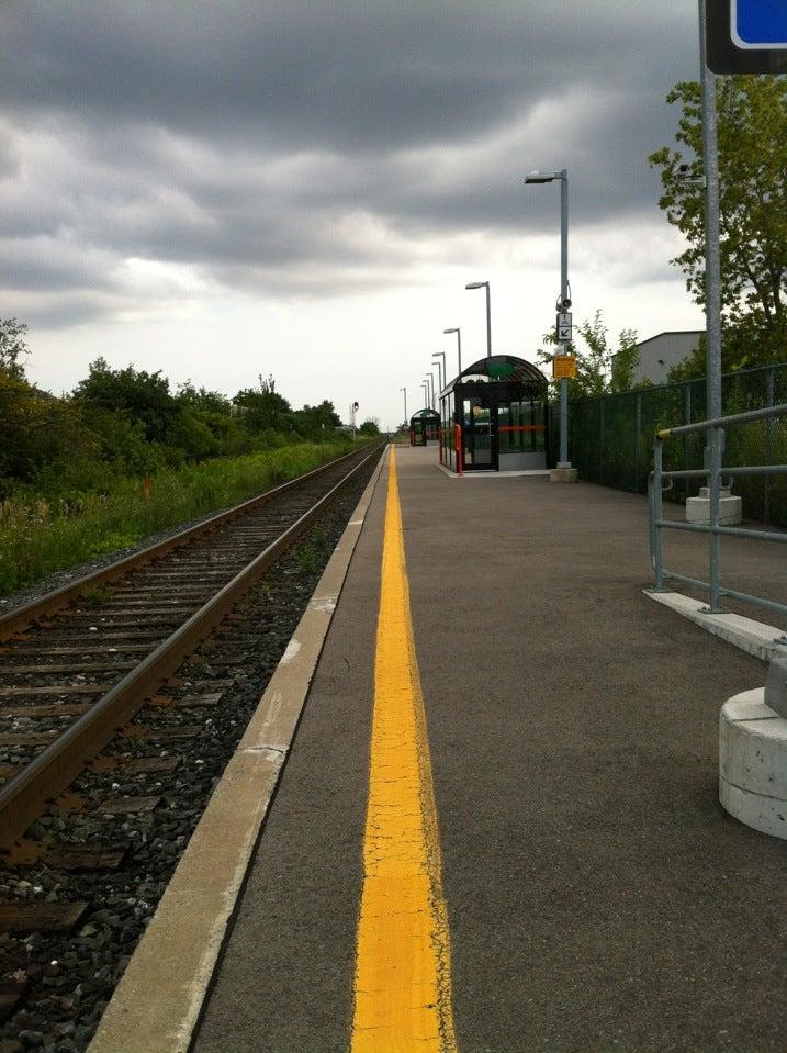 Rutherford Go Station Platform 6