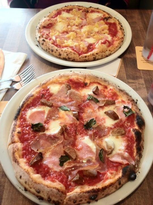 Famoso Neapolitan Pizzeria