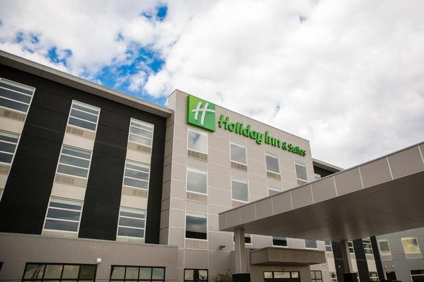 Holiday Inn & Suites Calgary South - Conference Ctr, an IHG Hotel