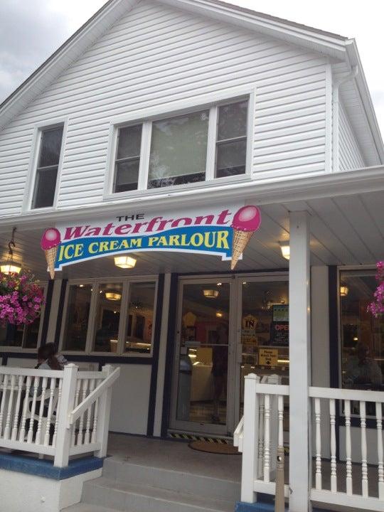 Waterfront Ice Cream & Frozen Yogurt