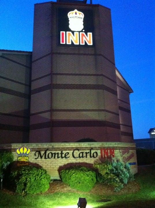 Monte Carlo Inn Airport Suites