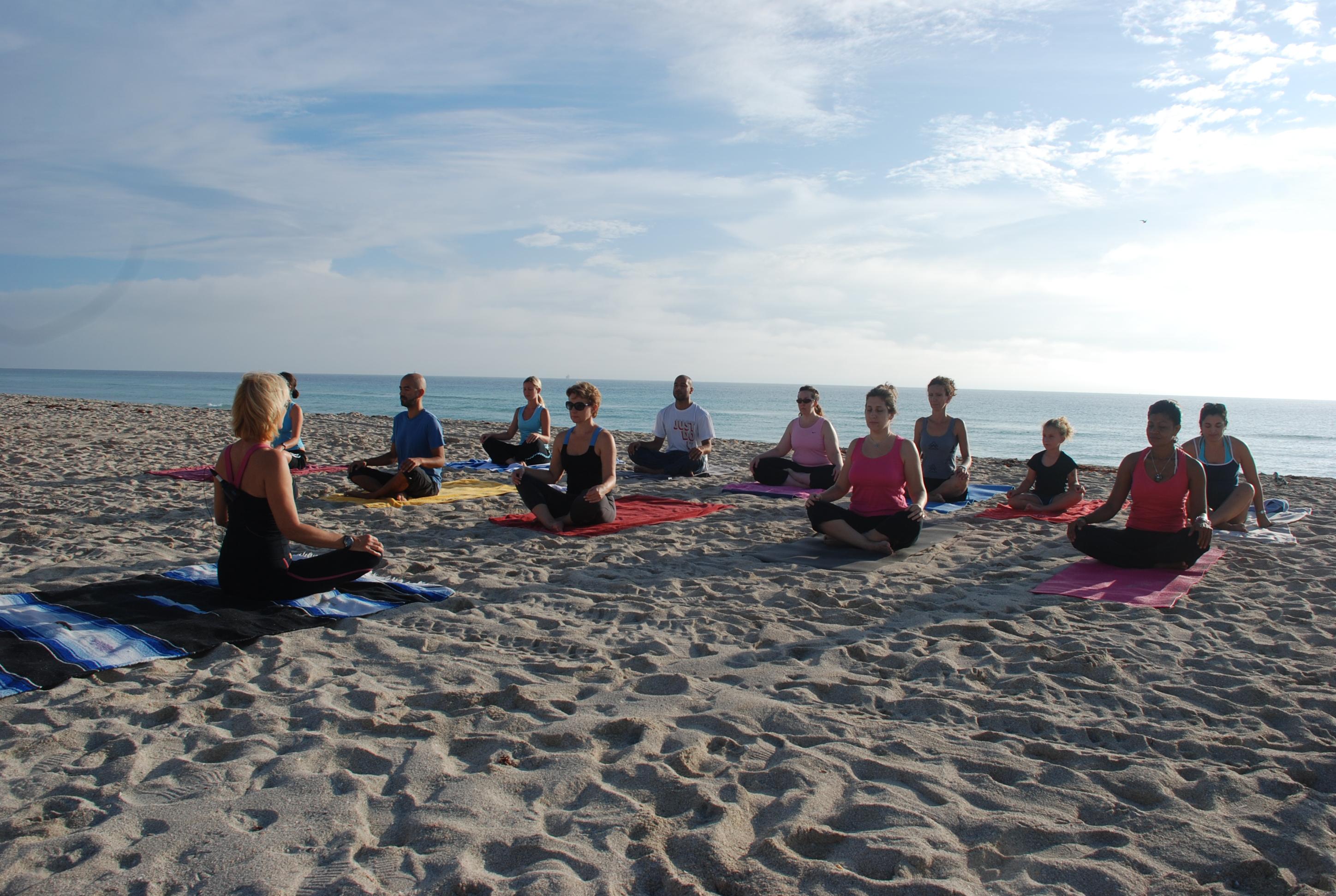 Beach Yoga @ 3rd Street