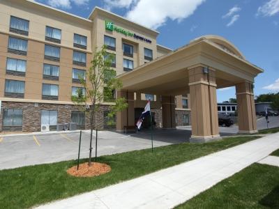 Holiday Inn Express & Suites Kingston Central, an IHG Hotel