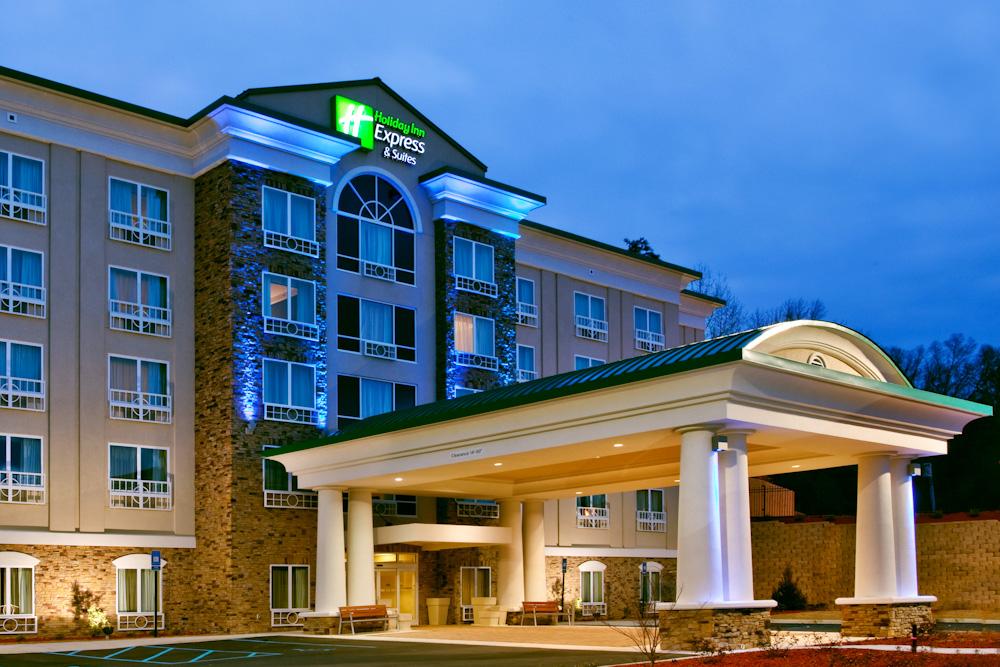 Holiday Inn Express & Suites Columbus - Fort Moore, an IHG Hotel