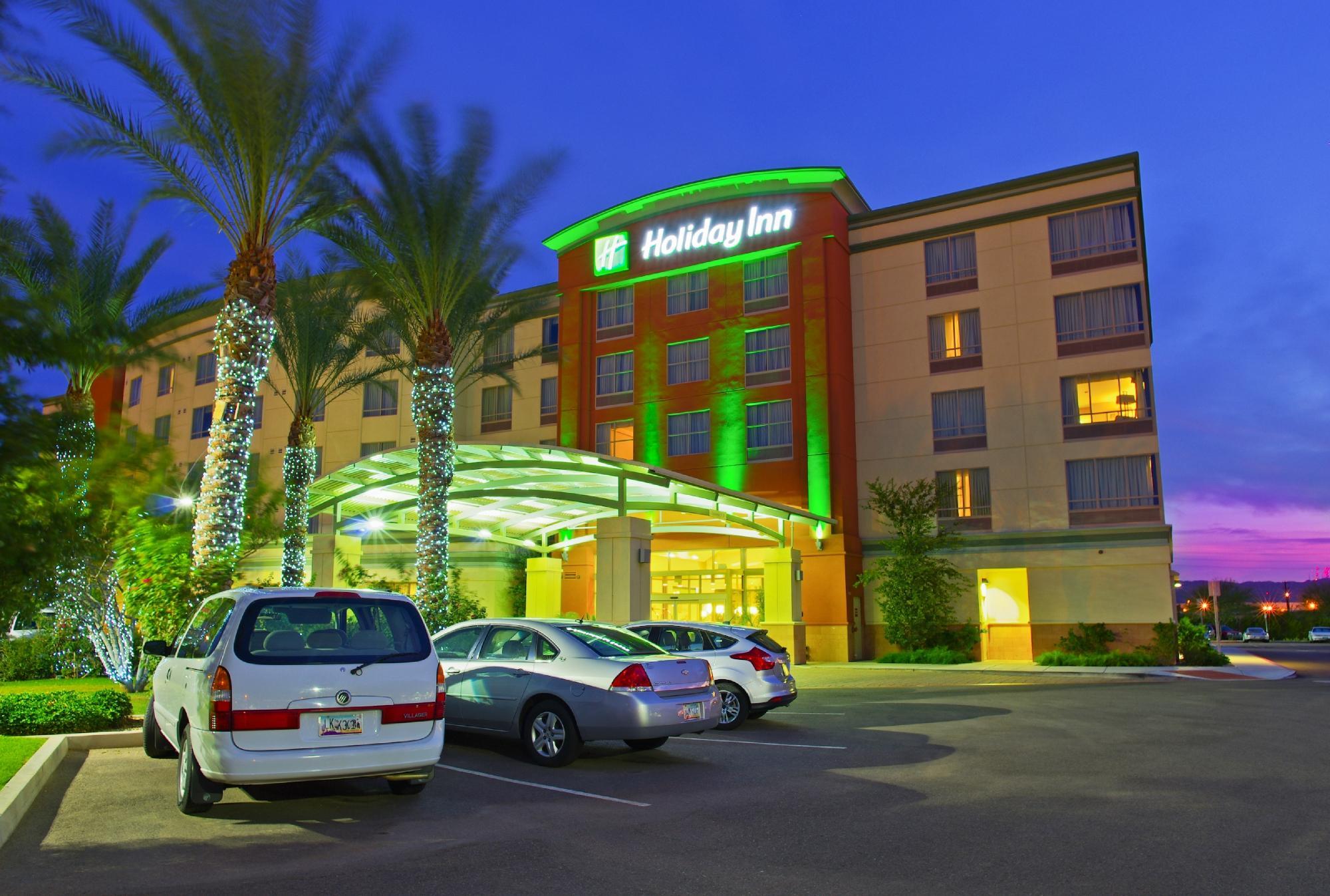 Holiday Inn & Suites Phoenix Airport, an IHG Hotel