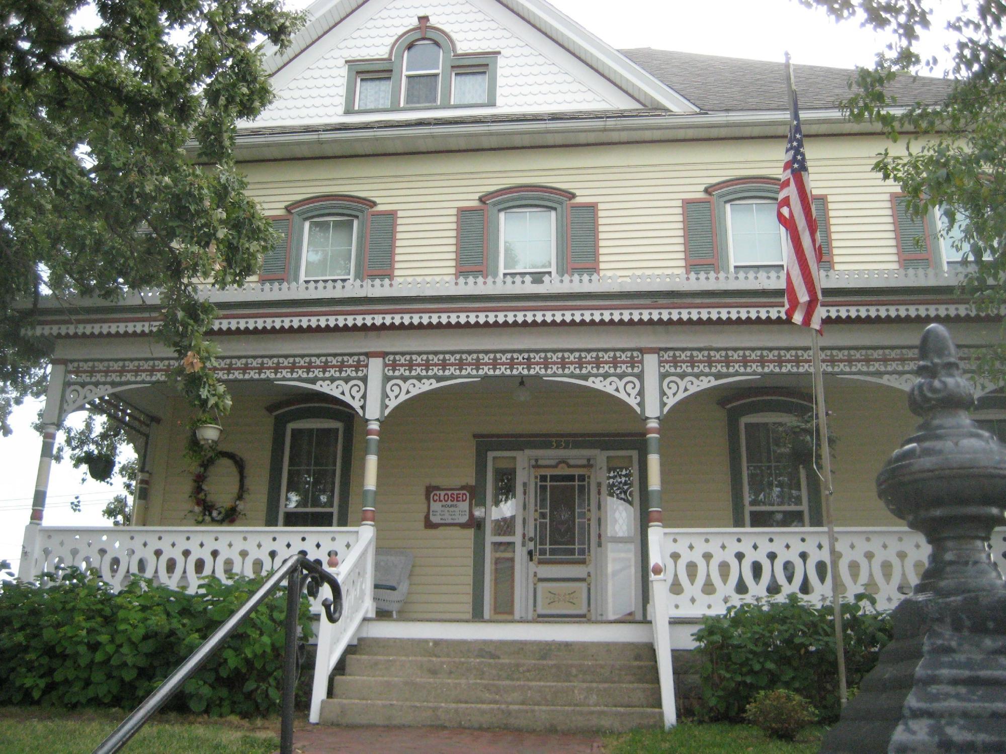 Dyer-Botsford Doll Museum