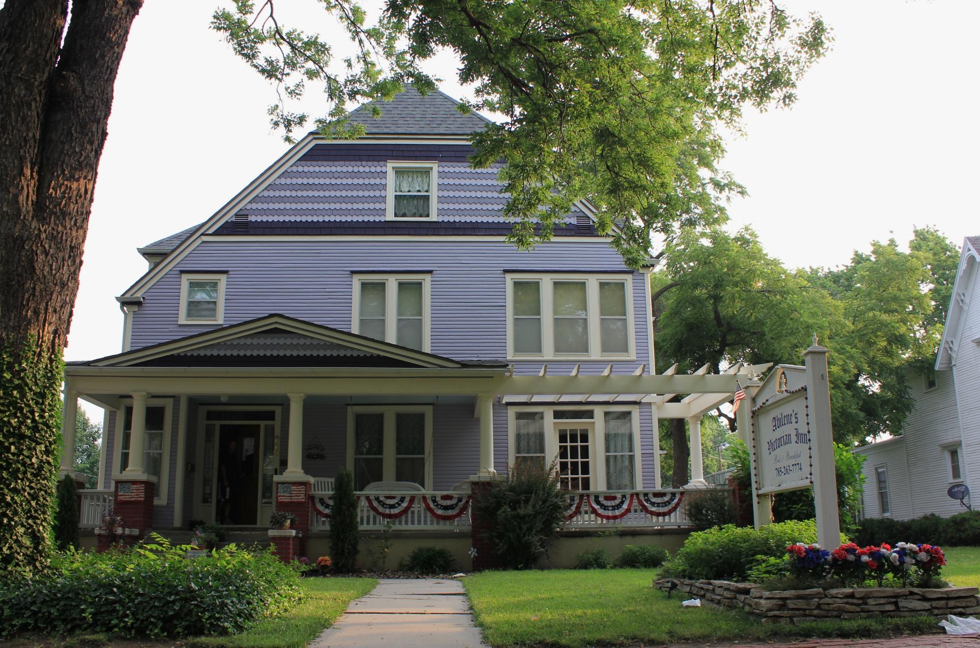 Abilene's Victorian Inn Bed & Breakfast