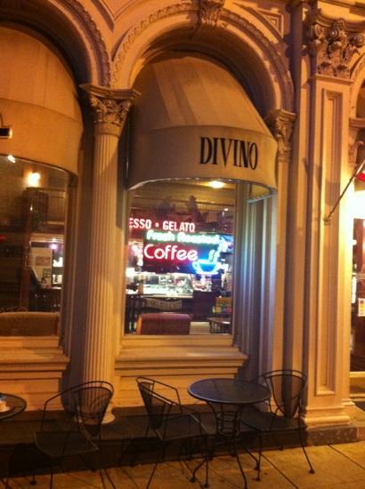 Divino Gelato Cafe