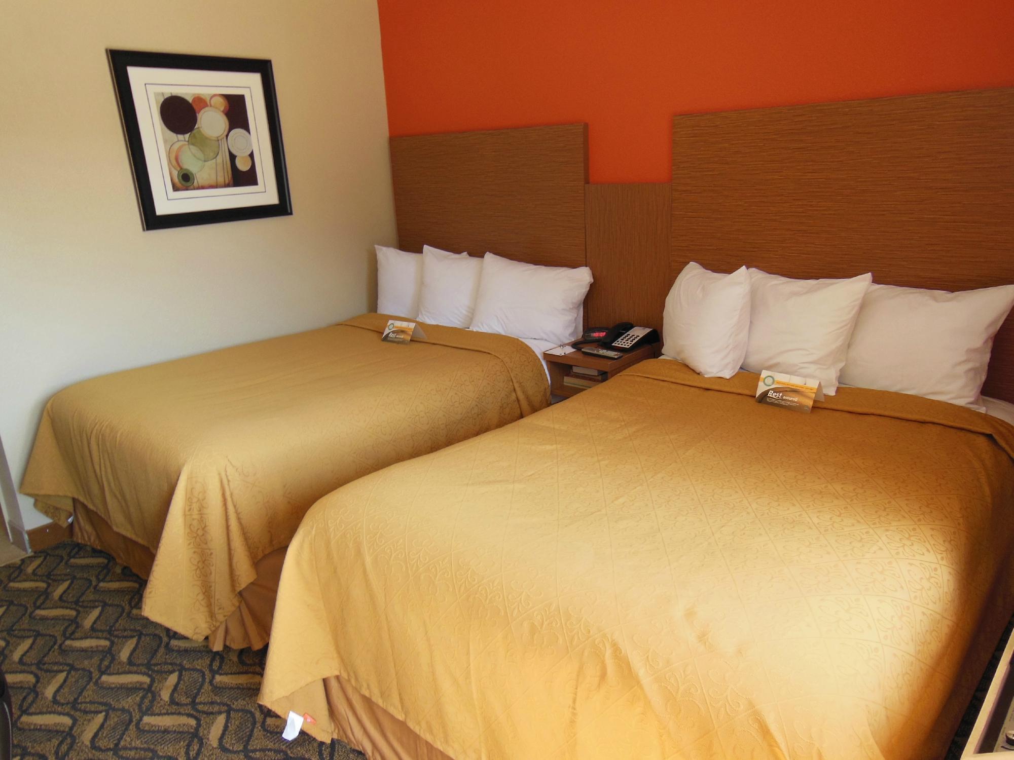 Days Inn & Suites By Wyndham Arlington Near Six Flags