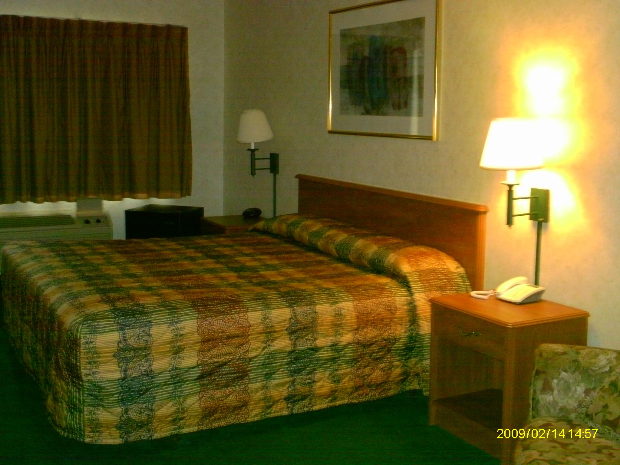 Campton Parkway Inn