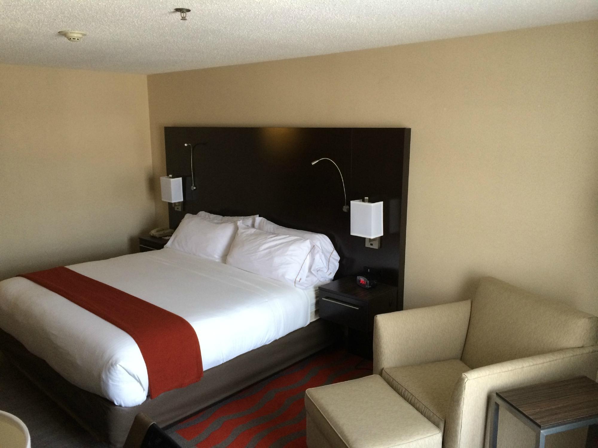 Holiday Inn Express & Suites Waterford