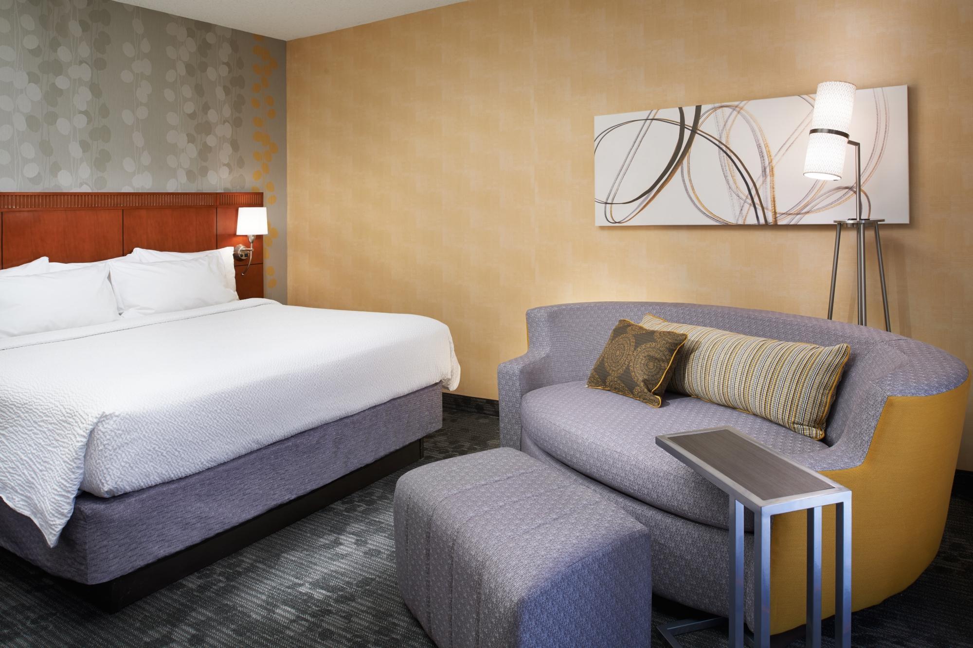 Courtyard By Marriott Detroit Livonia