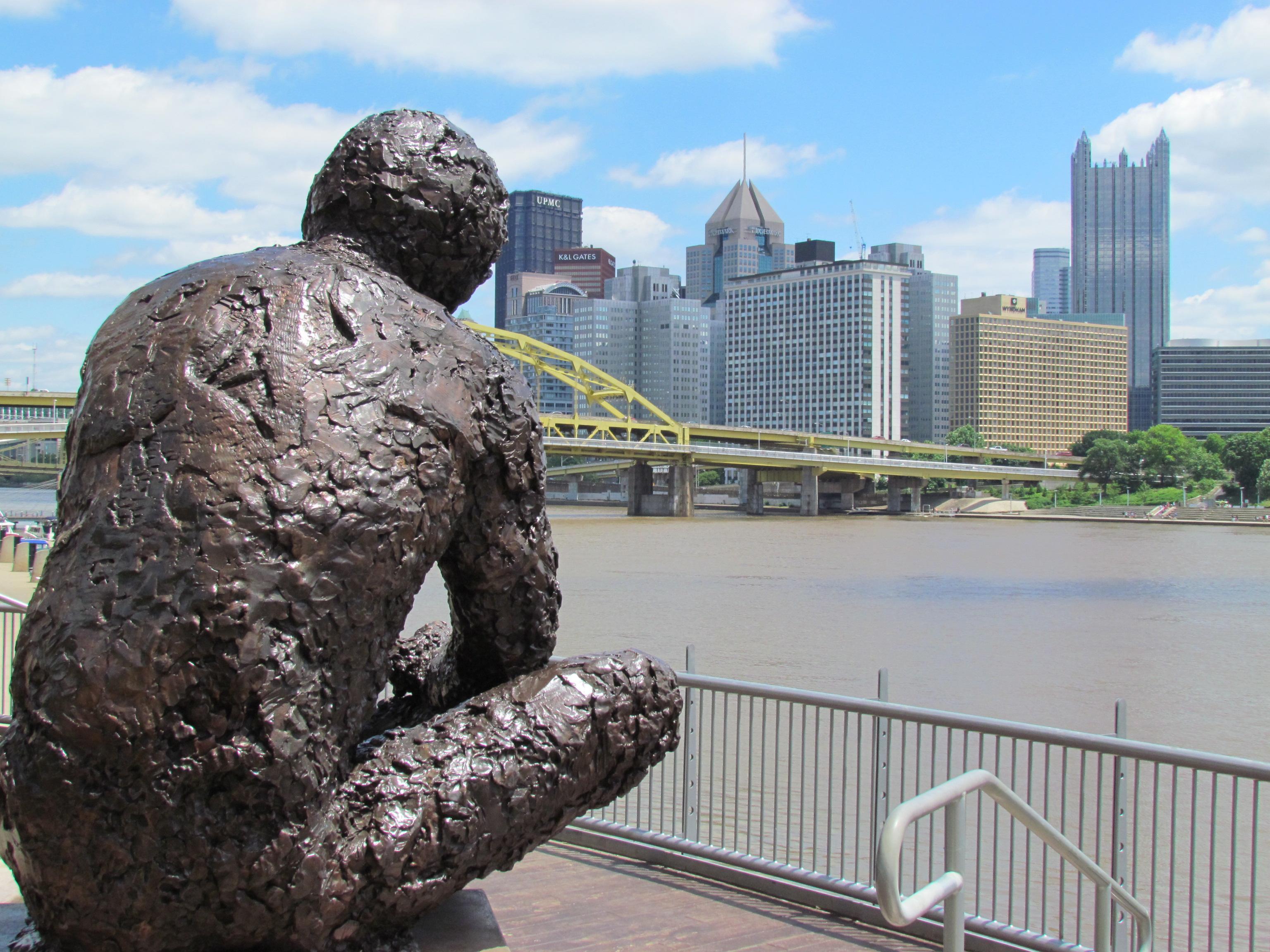 Mr. Rogers' Memorial Statue