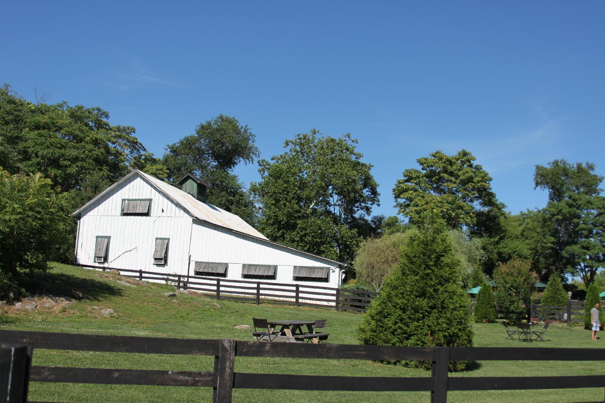 Aspen Dale Winery at the Barn