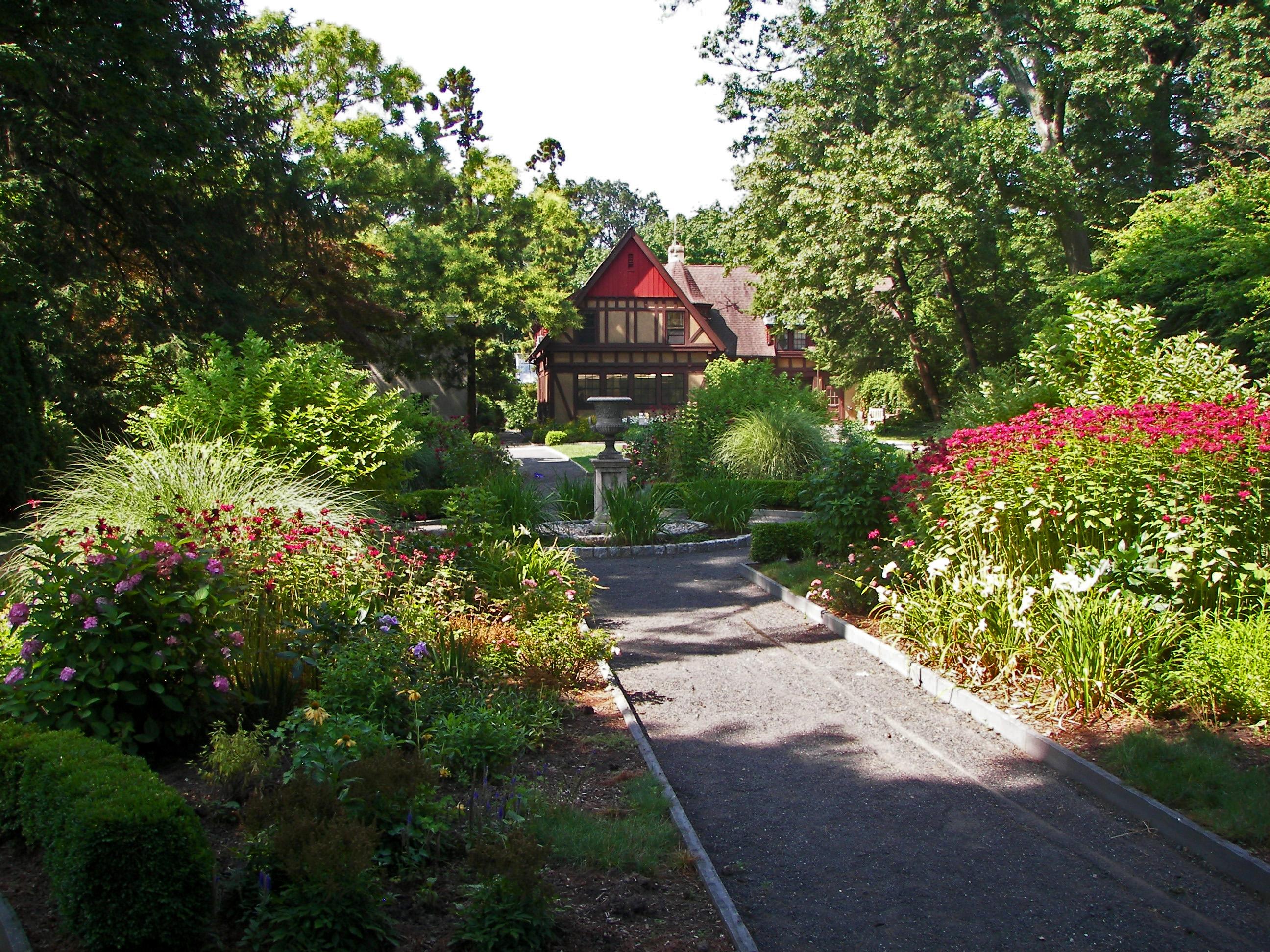 Van Vleck House & Gardens