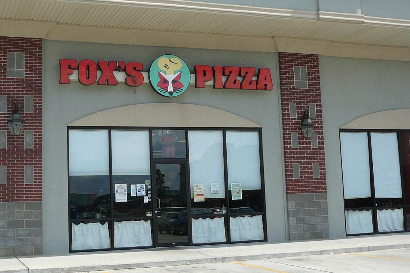 Fox's Pizza Den